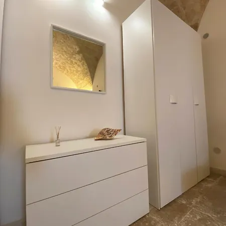 Apartment Pietra Di Tomamso - Central Station Bari